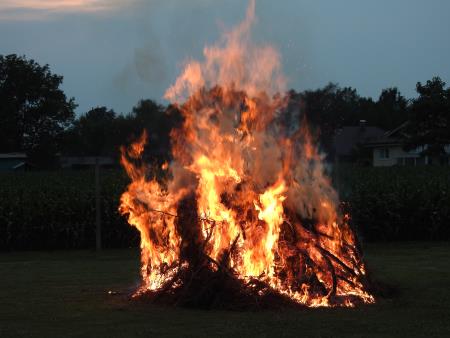 Sveta maša za domovino pri Ivanovem izviru in 26. tradicionalno kresovanje ob dnevu državnosti 10
